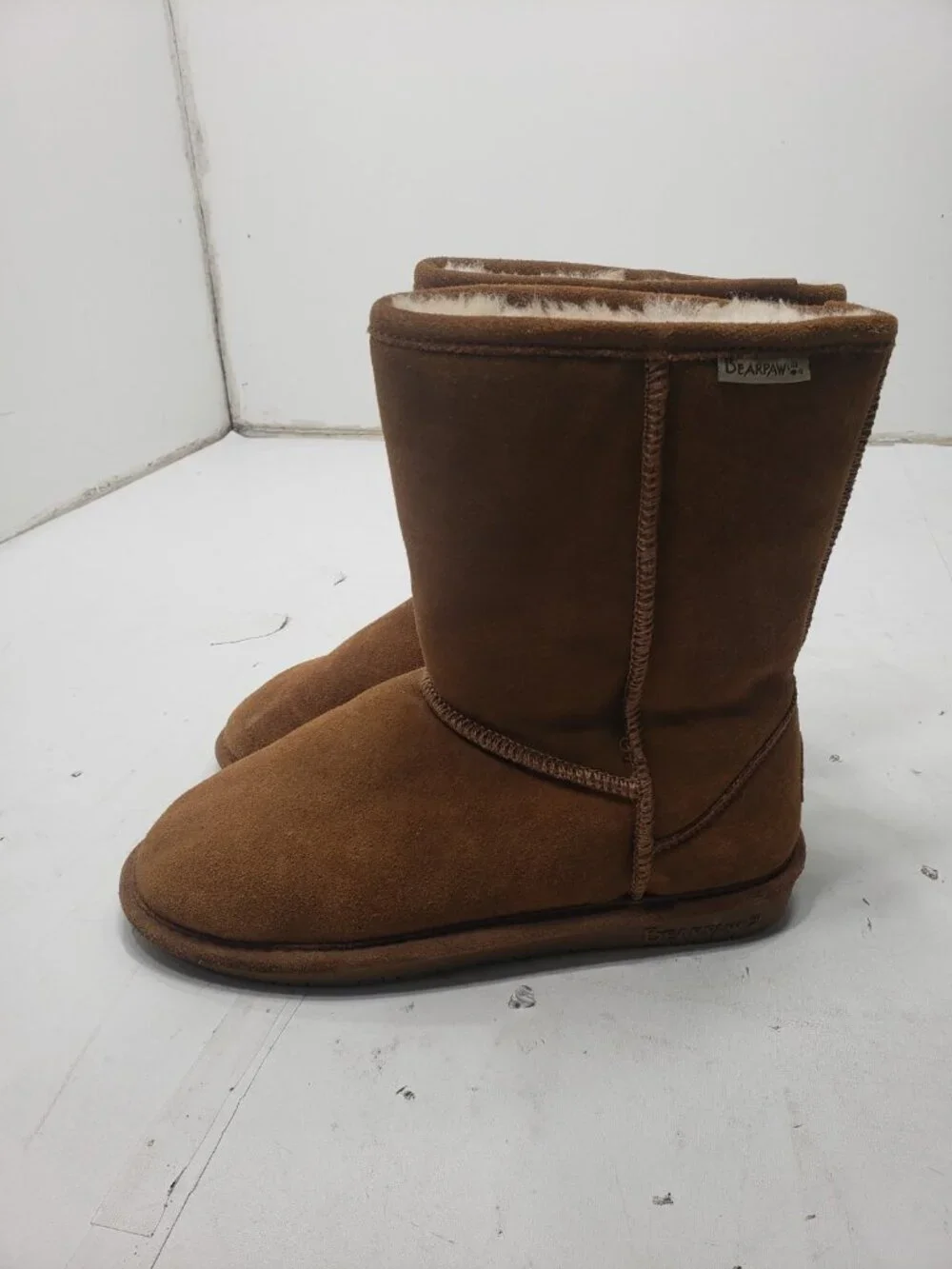 Bearpaw Emma Short Women's Size 10 Chestnut Suede Sheepskin Winter Boots